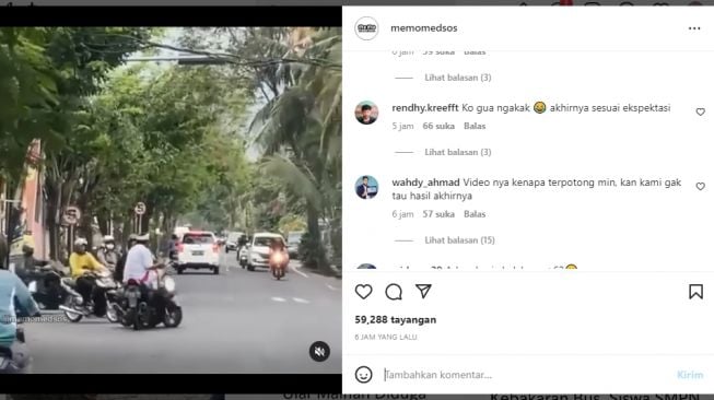 Main HP di Jalan, Pengendara Motor Ini Ditabrak dari Samping, Warganet: Goblok Dipelihara