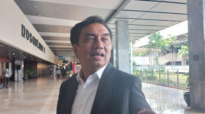 Politisi PDI Perjuangan Effendi Simbolon (Suara.com/Bagaskara)