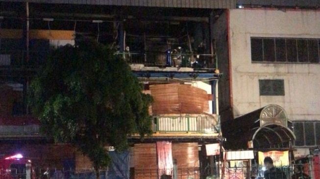 3 Unit Toko Baju dan Tas di Lantai 3 Pasar Senen Terbakar, Diduga Akibat Korsleting Listrik