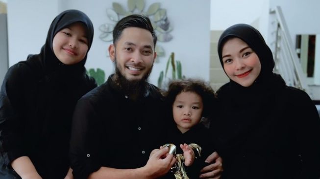 Cerita Uki Kautsar Bertemu Ustaz Syafiq Riza Basalamah hingga Hengkang dari Band NOAH: Pagi Kajian, Malamnya Manggung