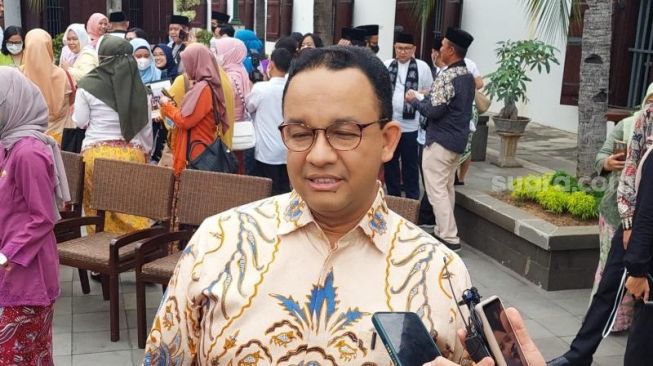 Gubernur DKI Jakarta Anies Baswedan di Museum Bahari, Jakarta Utara, Jumat (2/9/2022). [Suara.com/Fakhri Fuadi Muflih]