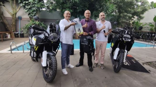 2Wheelies Indonesia Serahkan 10 Unit Husqvarna Norden 901 ke Pemesan