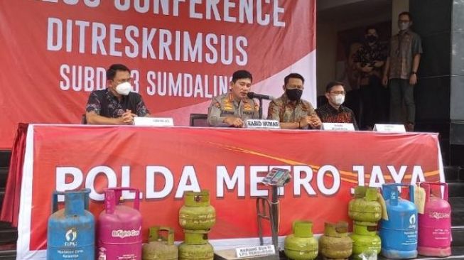 Polda Metro Jaya Tangkap 16 'Dokter' Penyuntik Gas Subsidi Jadi Nonsubsidi di Jakarta hingga Bekasi