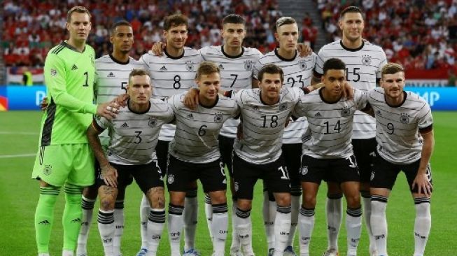 Pemain timnas Jerman berpose untuk foto bersama sebelum pertandingan sepak bola UEFA Nations League Hungaria v Jerman di Budapest pada 11 Juni 2022. FERENC ISZA / AFP