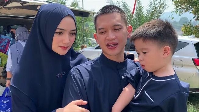 Potret ulang tahun anak Citra Kirana dan Rezky Aditya(Instagram/@pesantrenyatimalhilal dan YouTube)