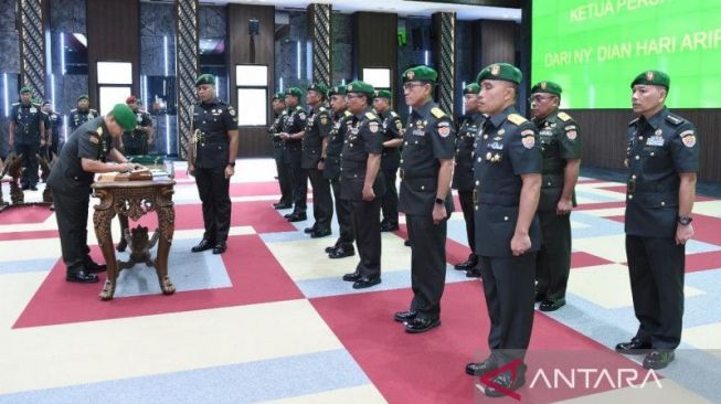 KSAD Jenderal Dudung Pimpin Sertijab 7 Jabatan Strategis di TNI AD, Ini Daftarnya