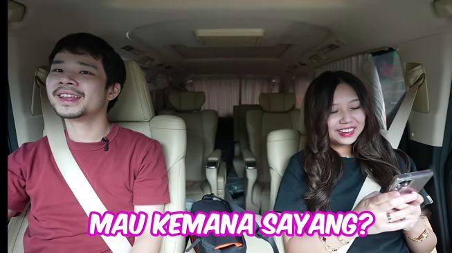 Momen Sisca Kohl Perdana Makan Jajanan SD (YouTube/Jess No Limit)