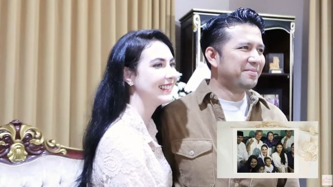 Potret HUT pernikahan ke-9 Arumi Bachsin dan Emil Dardak (YouTube/Arumi Bachsin)