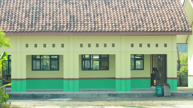 Dukung Akselerasi Kualitas Pendidikan, FajarPaper Renovasi Lima Sekolah di Kabupaten Bekasi