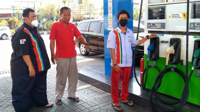 Pura-pura Isi BBM, Rampok Todongkan Senpi Gasak Uang Setoran Rp 650 Ribu ke Petugas SPBU Sidoarjo