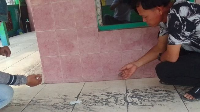 Lagi, Debu Hitam Pekat Cemari Lingkungan Rumah Warga Marunda