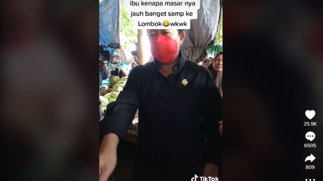 Blusukan ke Pasar, Warganet Sindir Puan Maharani Saat Kasih Uang ke Pedagang: Tanda-tanda Mau Pemilu