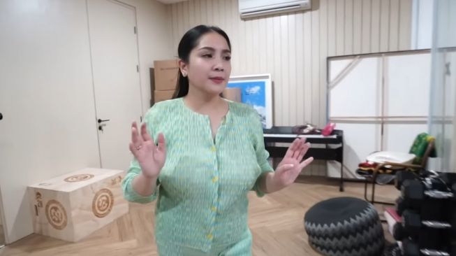 Nagita Slavina Olahraga Bareng Sahabat Outfitnya Luar Biasa