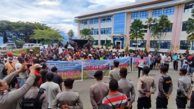 Masyarakat Empat Distrik di Kabupaten Tambrauw Tuntut Gabung Kembali ke Kabupaten Manokwari