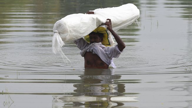 Perjuangan Ibu Tolong Anaknya saat Banjir Pakistan: Saya Genggam Erat Tangan Anak Saya, Tapi Selalu Lepas