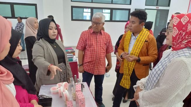 Pijar Telkom dan Staff Khusus Jokowi Hadirkan PIKM di Universitas Sulawesi Barat