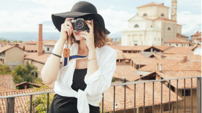 Bukan Rasis, Viral Pria Ungkap Alasan Lebih Suka Difoto Orang Asia Ketimbang Bule Inggris