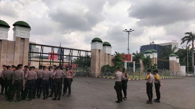 Mahasiswa Hingga Petani Bergabung Demo Di Gedung DPR Hari Ini, 4.400 TNI-Polri Disiagakan