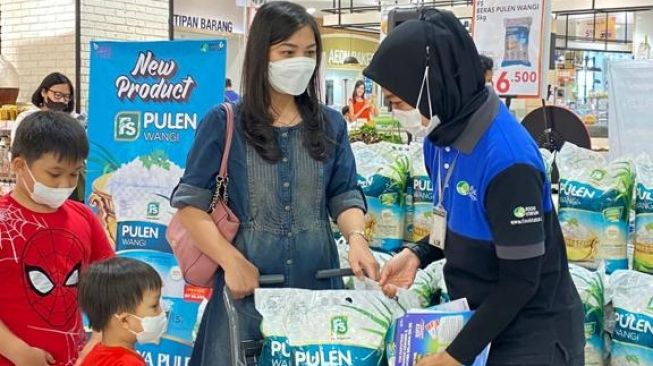 Meriahkan Hari Pelanggan Nasional, Food Station Luncurkan Produk Baru Beras FS Pulen Wangi