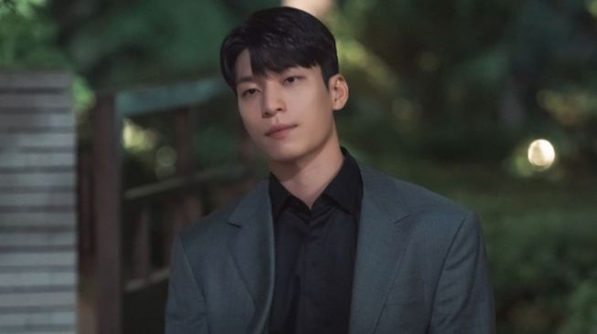 Potret Wi Ha Joon di Little Women (Instagram/@tvn_drama) 