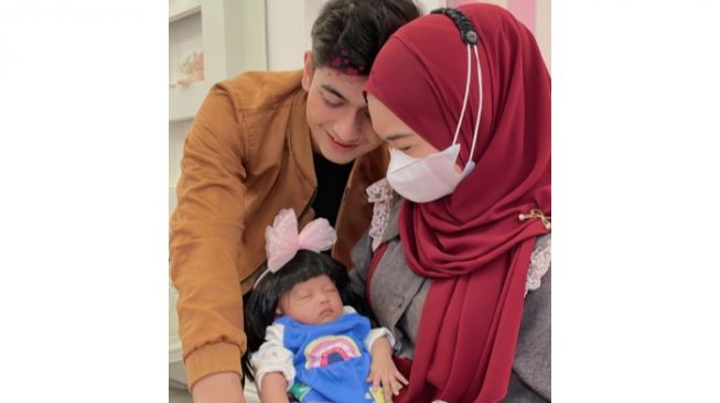 Netizen Bandingkan Nikita Willy Dan Ria Ricis Bangunkan Anak: Bedalah Ada yang Kalem, Ada yang Barbar