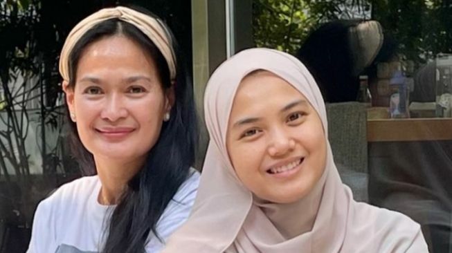 Potret Kebersamaan Artis dan Mertua (instagram/@donnaharunofficial)