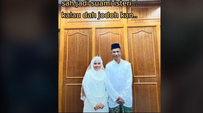 Geger! Perempuan Menikah dengan Ayah Angkat Sendiri, Beda Usia 21 Tahun!