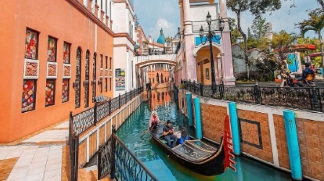 Little Venice, Menikmati Nuansa Kota Venesia Italia dari Puncak Bogor