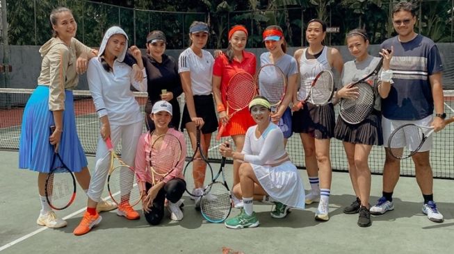 Potret Geng Tenis Titi Kamal (Instagram/@paula_verhoeven)