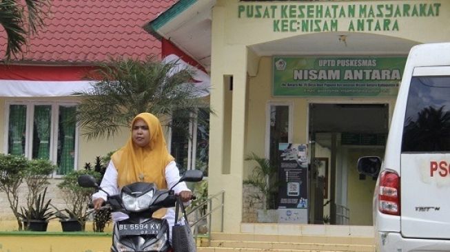 Kisah Bidan Maidiana, Belasan Tahun Mengabdi di Pedalaman