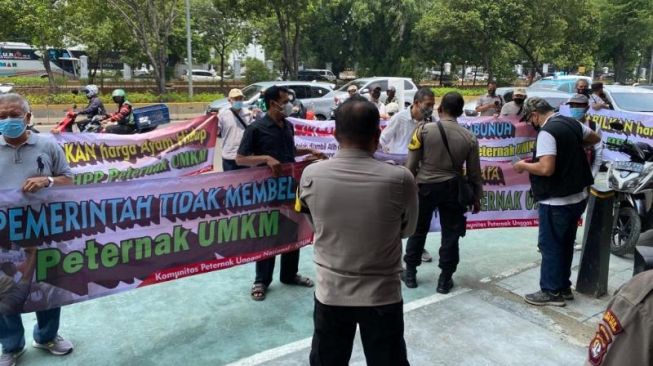 Peternak Unggas Mandiri Gelar Unjuk Rasa, Minta Pemerintah Terbitkan PP Perlindungan Peternak