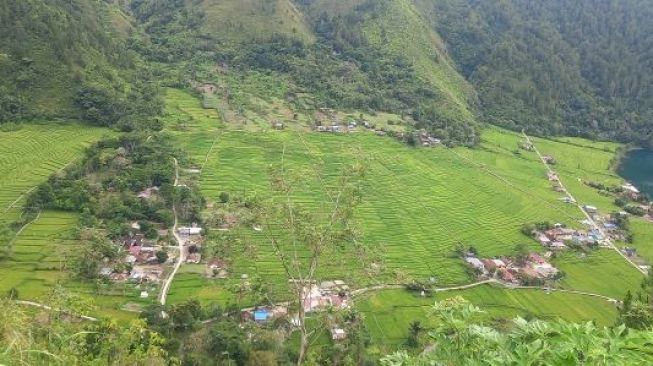 Desa Meat, Selain Indah Masih Melestarikan Budaya