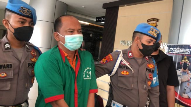Bawa Dua Kuintal Ganja Dalam Truk, Sopir Inisial SO Diciduk Polisi Saat Isi E-Toll Di Minimarket Banten