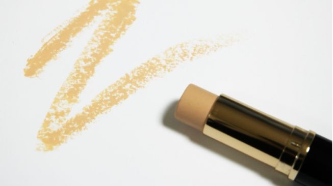 4 Tips Foundation untuk Kulit Berminyak, Kamu Wajib Coba!