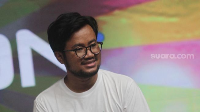 Yudha Keling Tiru Deddy Corbuzier, Kritik Pedas Rapat Panja Tertutup Komisi 1 DPR: Ngapain di Hotel?