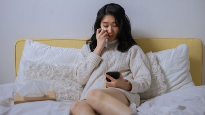 3 Cara Menyikapi Hubungan Asmara yang Digantung