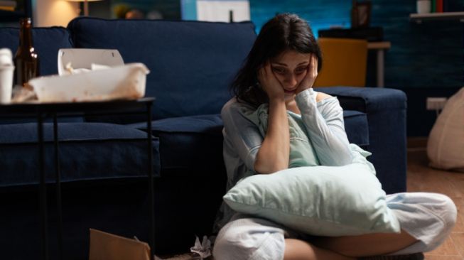 5 Efek Begadang bagi Wajah, Yuk Tidur Lebih Awal