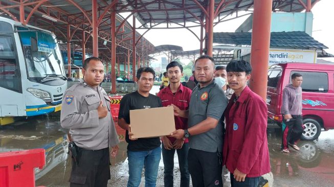 Jokowi Naikkan Harga BBM, Polisi di Bogor Lakukan Hal Ini ke Sopir Angkot dan Ojek