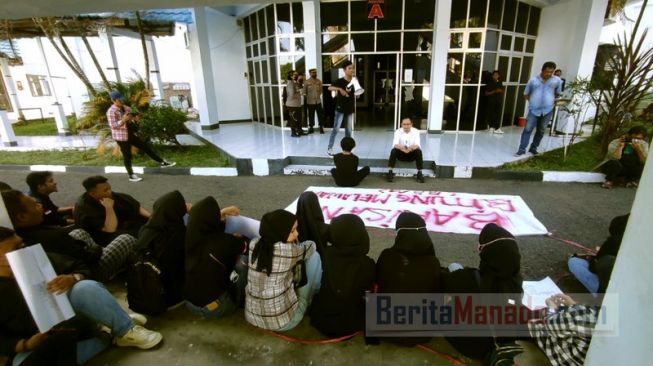 Pedemo Teriak Cari Anggota DPRD dan Minta Berantas Mafia BBM di Bitung