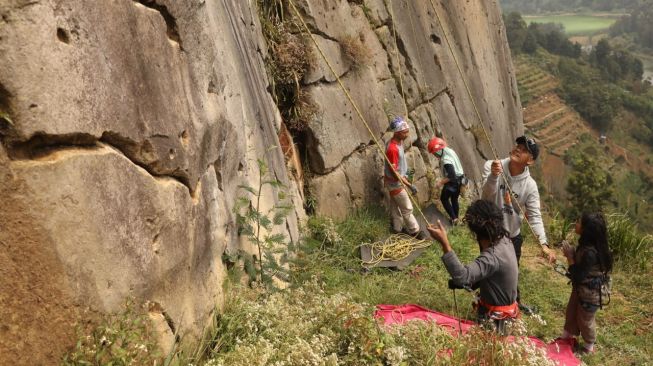 Wow! Ganjar Pranowo Pamerkan Lokasi Sport Tourism Favorit di Jateng, Bisa untuk Climbing