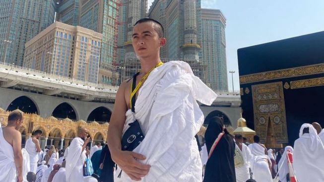 Terima Hadiah Umrah dari Raffi Ahmad, Asisten Bagi Pengalaman Melihat Olga Syahputra di Tanah Suci