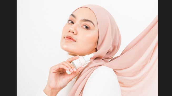 Sempat Punya Masalah Kulit, Influencer Cindy Levina Kembangkan Skincare yang Bikin Wajah Auto Glowing