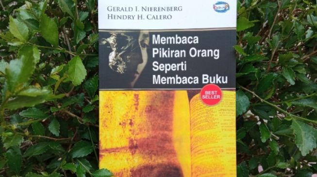 Mempelajari Karakter Seseorang Lewat Buku "Membaca Pikiran Orang Seperti Membaca Buku"