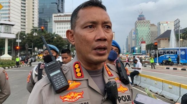 Massa PA 212 Sempat Bentrok dengan Mahasiswa, Polisi Sebut Seorang Pendemo Dilarikan ke RS karena Babak Belur