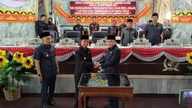 DPRD Gelar Sidang Paripurna Pembahasan Nota Keuangan Atas Rancangan APBD