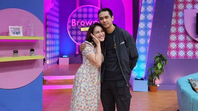 Ayu Ting Ting dan Wisnu Hardana [Instagram]