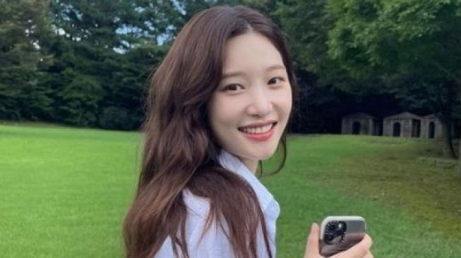 Kecelakaan di Lokasi Syuting, Jung Chaeyeon Alami Gegar Otak Hingga Patah Tulang