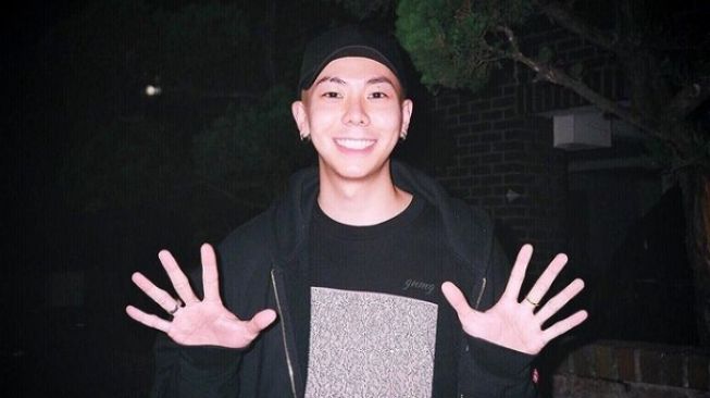 2 Tahun Pacaran, Rapper Loco Akan Menikahi Teman Masa Kecilnya