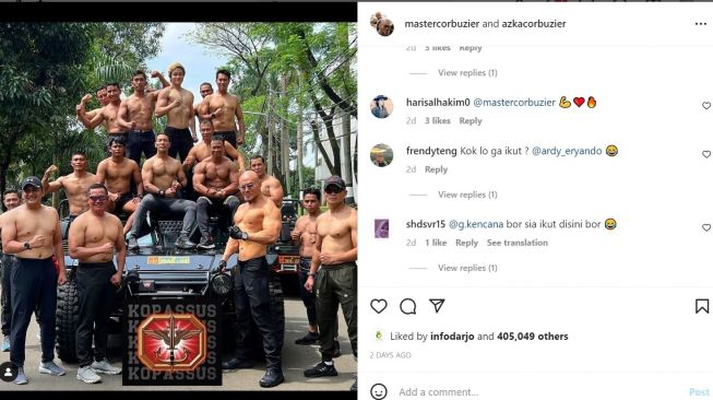 Deddy Corbuzier Pamer Otot Bareng Anggota Kopassus, Netizen: Makin Ngeri Aja Back Up-nya