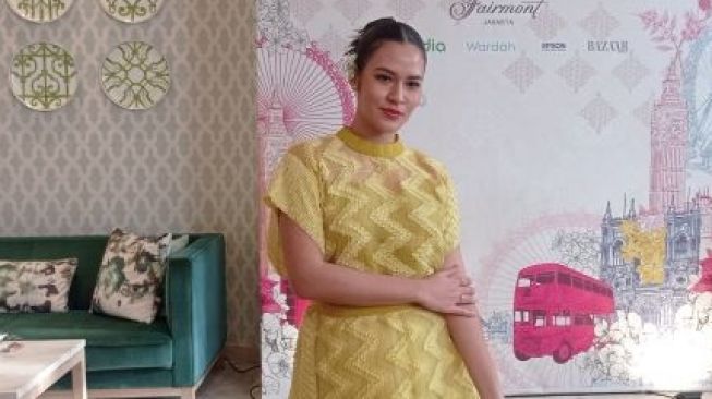 Hadiri London Fashion Week 2022 , Raisa Ungkap Sempat Ragu Tampil dengan Modest Fashion